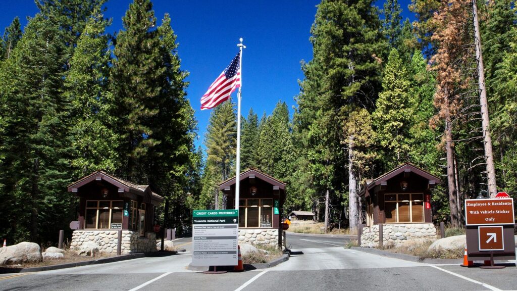 Southeast Entrance Hiking Trail